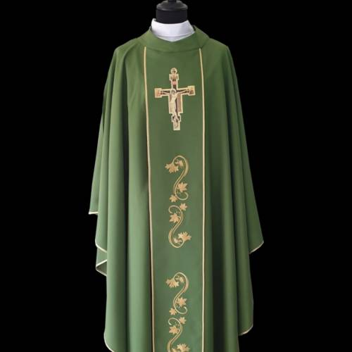 KASULA Z HAFTOWANYM STOLONEM