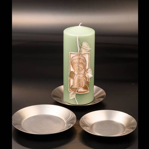 Matt plate for candle