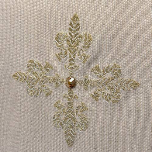 CL230420B – Ornat z liliami