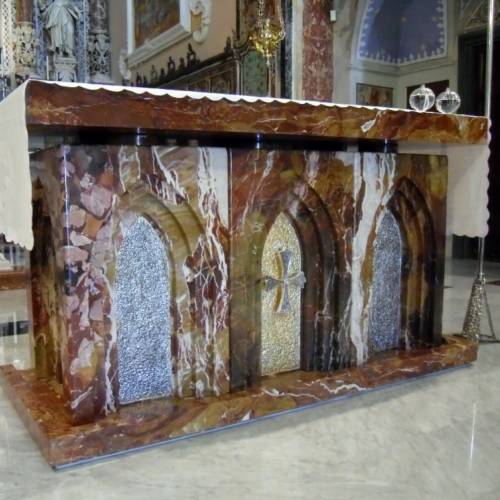 Altare in marmo diaspro