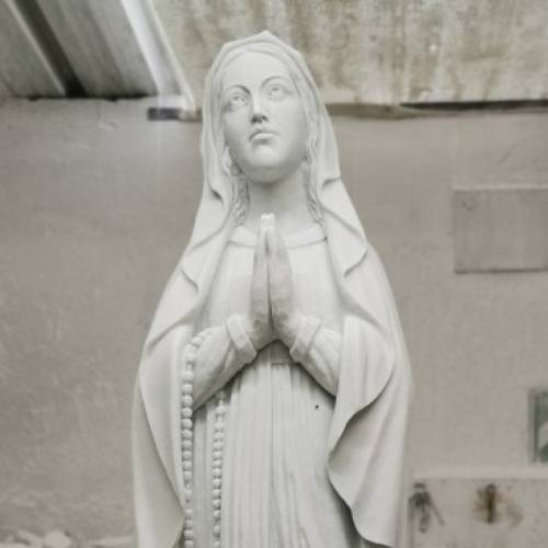 Madonna z Lourdes (Marmur)