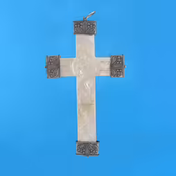 Cross pendant of silver
