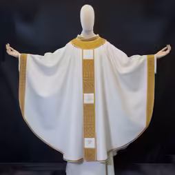 BIAŁA KASULA Z PALLIUM