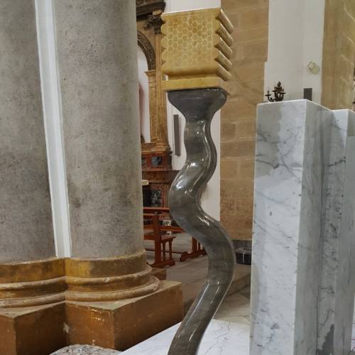 Ambona z Białego Marmuru Carrara i Marmuru Nerello