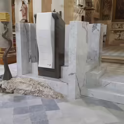 Ambona z Białego Marmuru Carrara i Marmuru Nerello