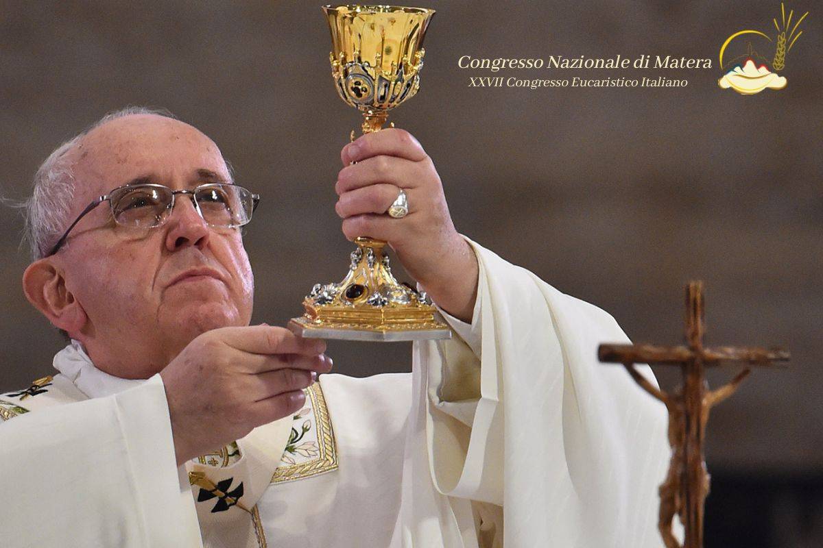 Papa Francesco porta in dono un calice alla diocesi di Matera