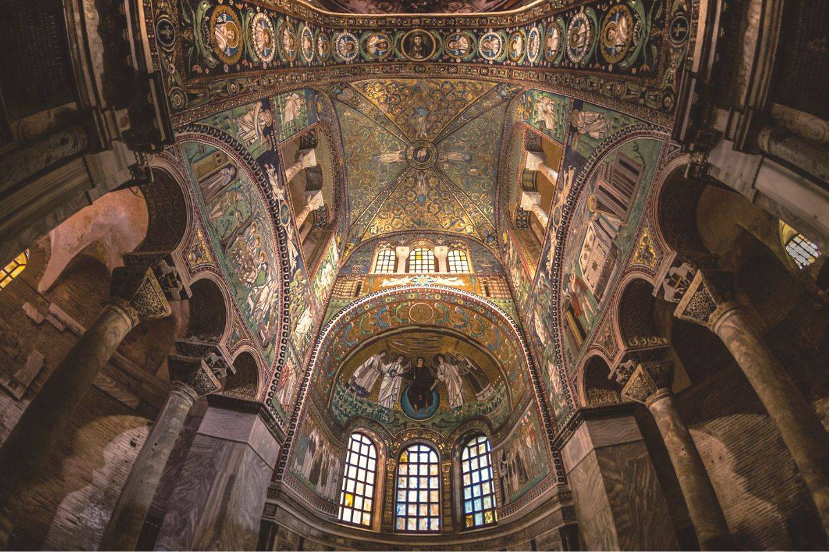 I mosaici di San Vitale e la loro aura di sacralità