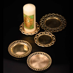 Brass coaster with wavy edges