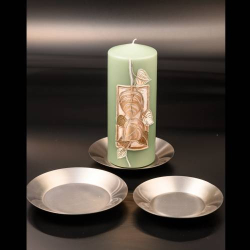 Concave candle plate