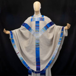 MED230417B – Ornat maryjny degradé