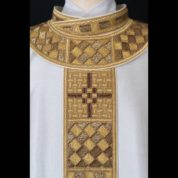 TRADYCYJNA BIAŁA KASULA LUREX