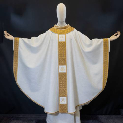 BIAŁA KASULA Z PALLIUM