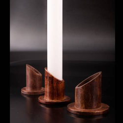 Portacandele in legno scuro